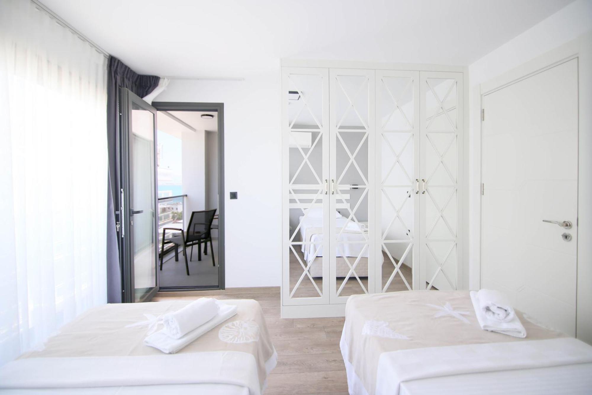 Krem Marin Otel Çeşme Εξωτερικό φωτογραφία