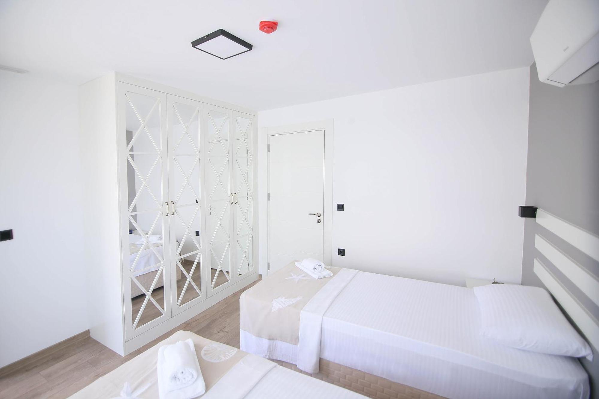Krem Marin Otel Çeşme Εξωτερικό φωτογραφία