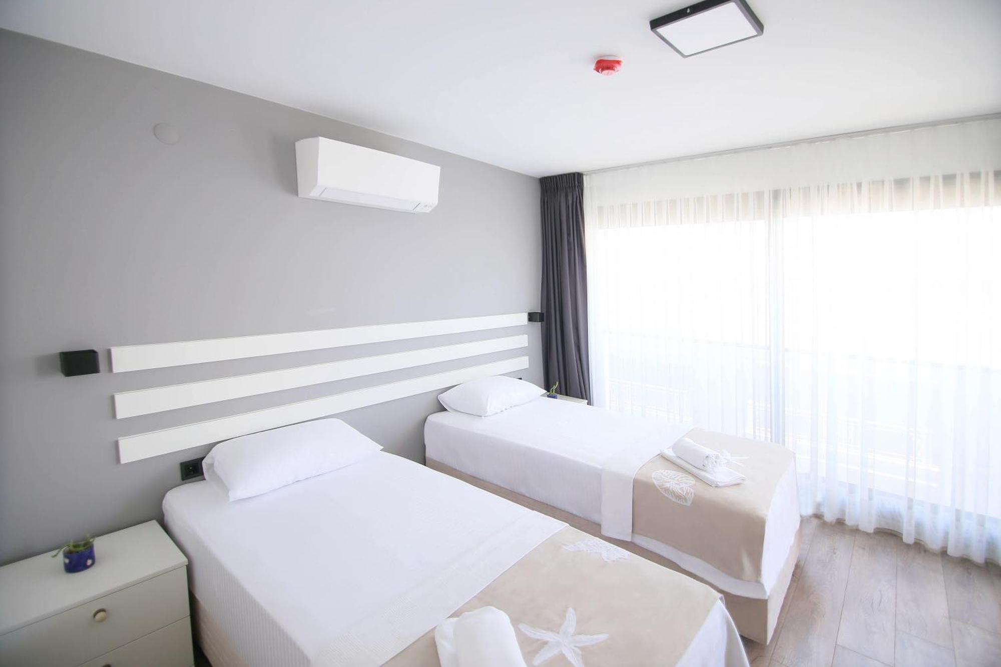 Krem Marin Otel Çeşme Εξωτερικό φωτογραφία