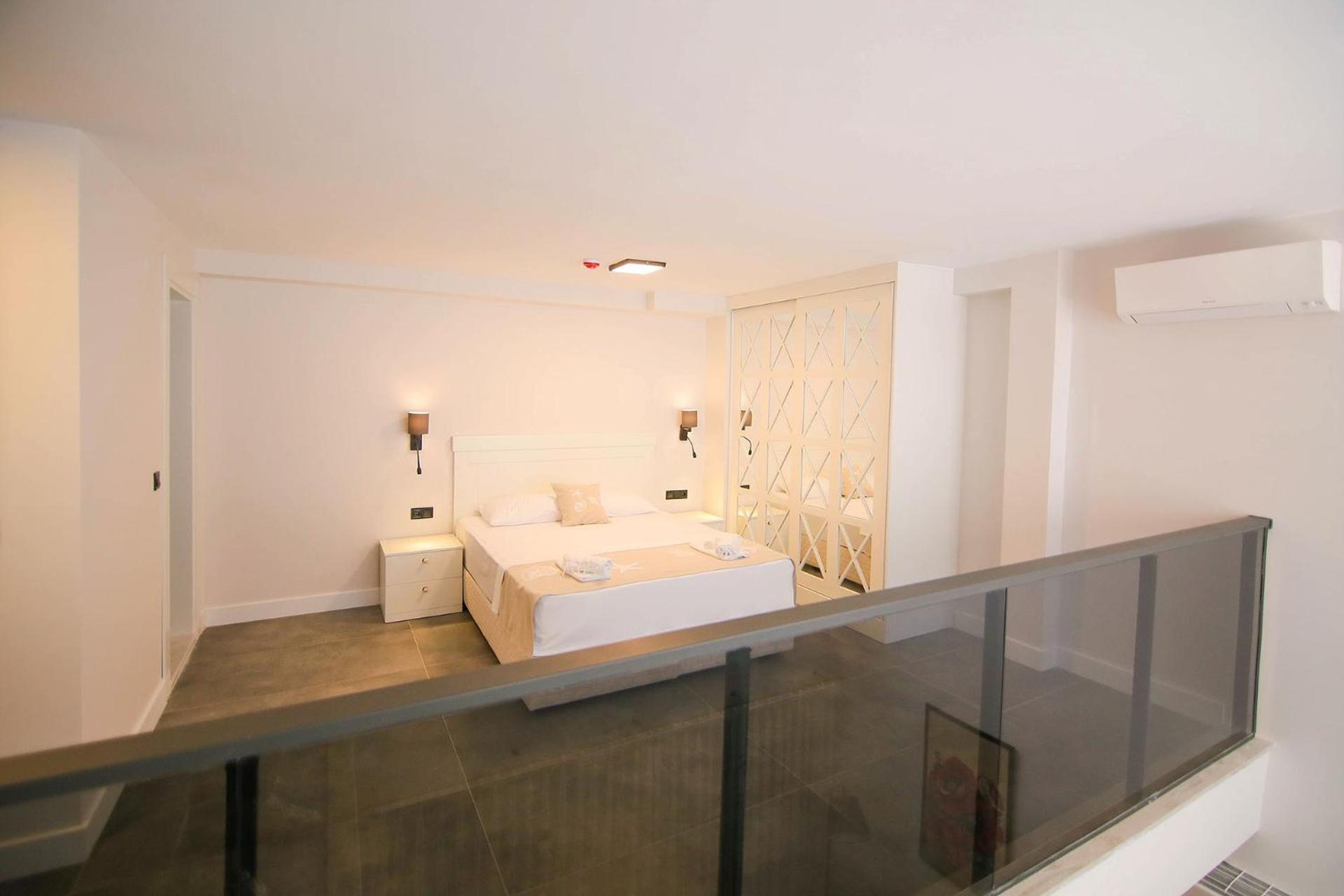 Krem Marin Otel Çeşme Εξωτερικό φωτογραφία